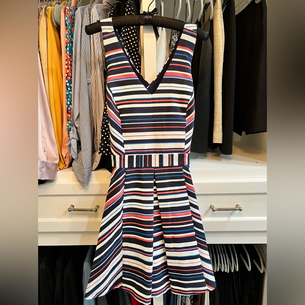 Adelyn Rae Muti-color Dress, Straps cross in back, Size Medium, Like New